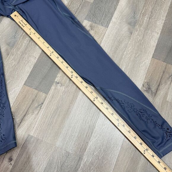 Victoria's Secret Knockout Laser Cut Eyelet Mesh Back Leggings Grey XS Long - Picture 12 of 12